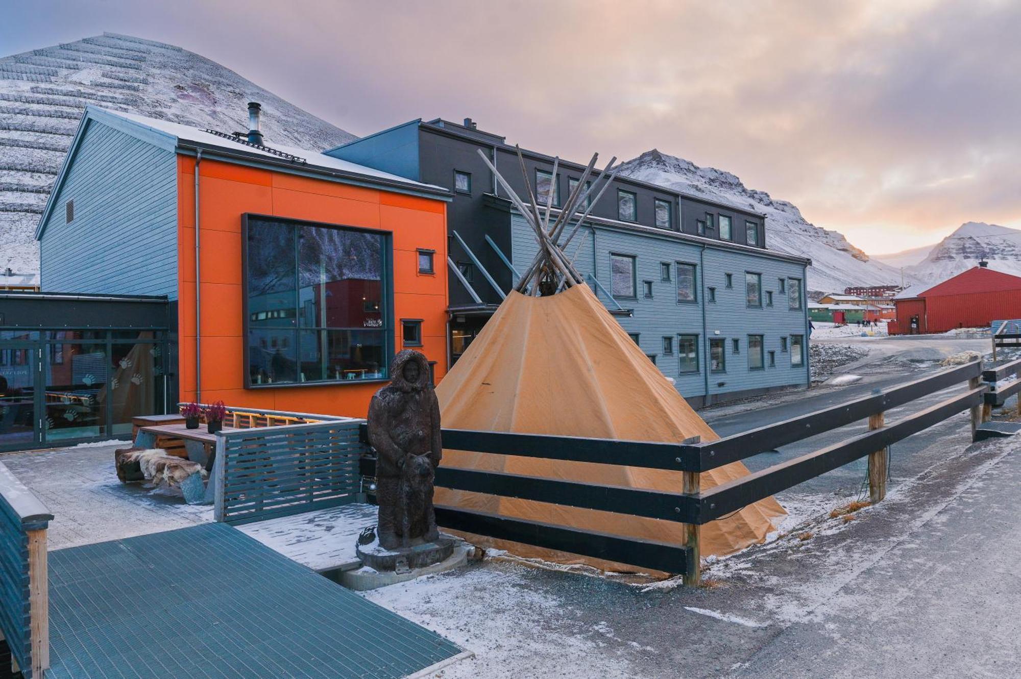 Svalbard Hotell | Polfareren Longyearbyen Exterior foto