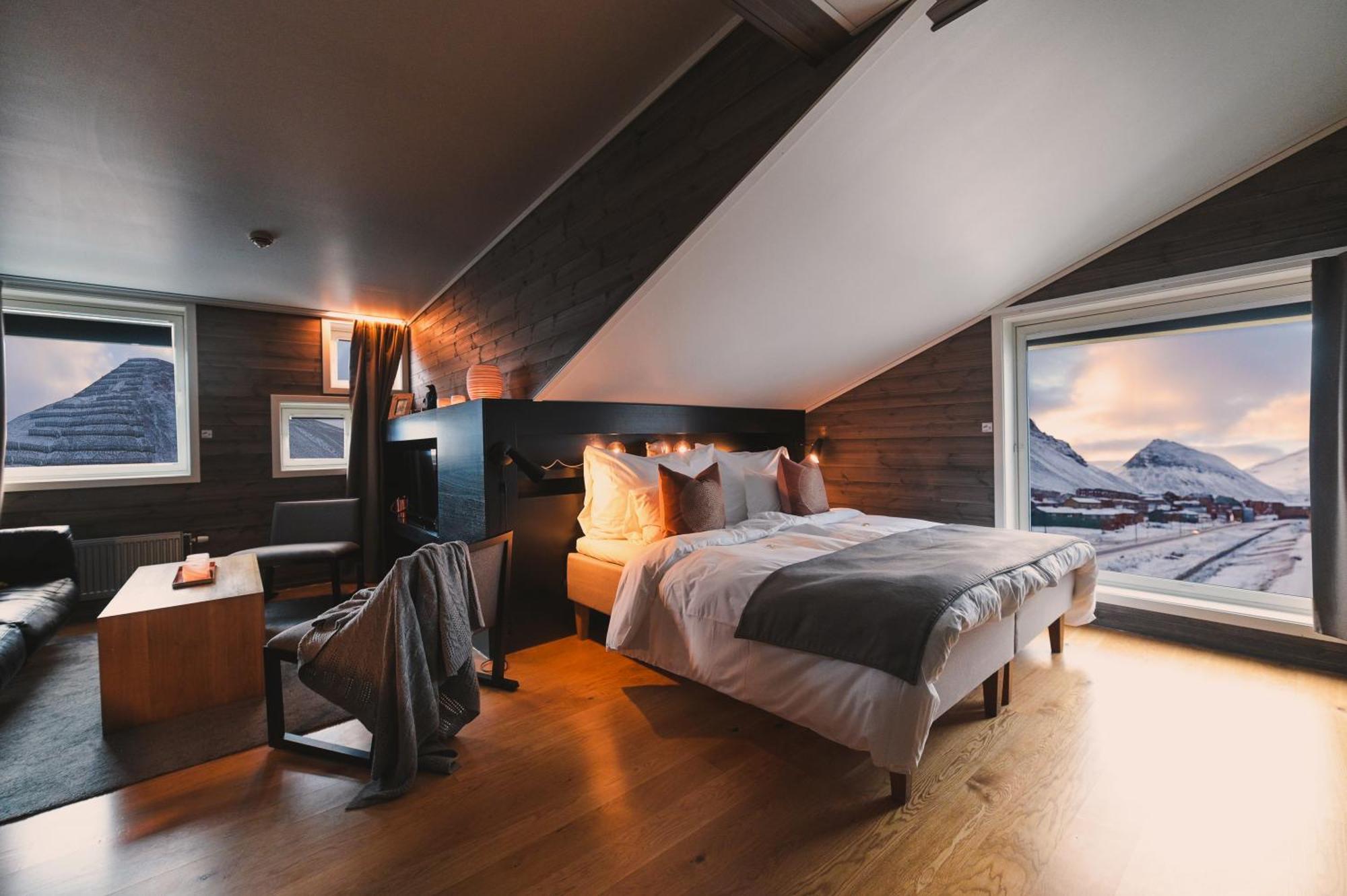 Svalbard Hotell | Polfareren Longyearbyen Exterior foto