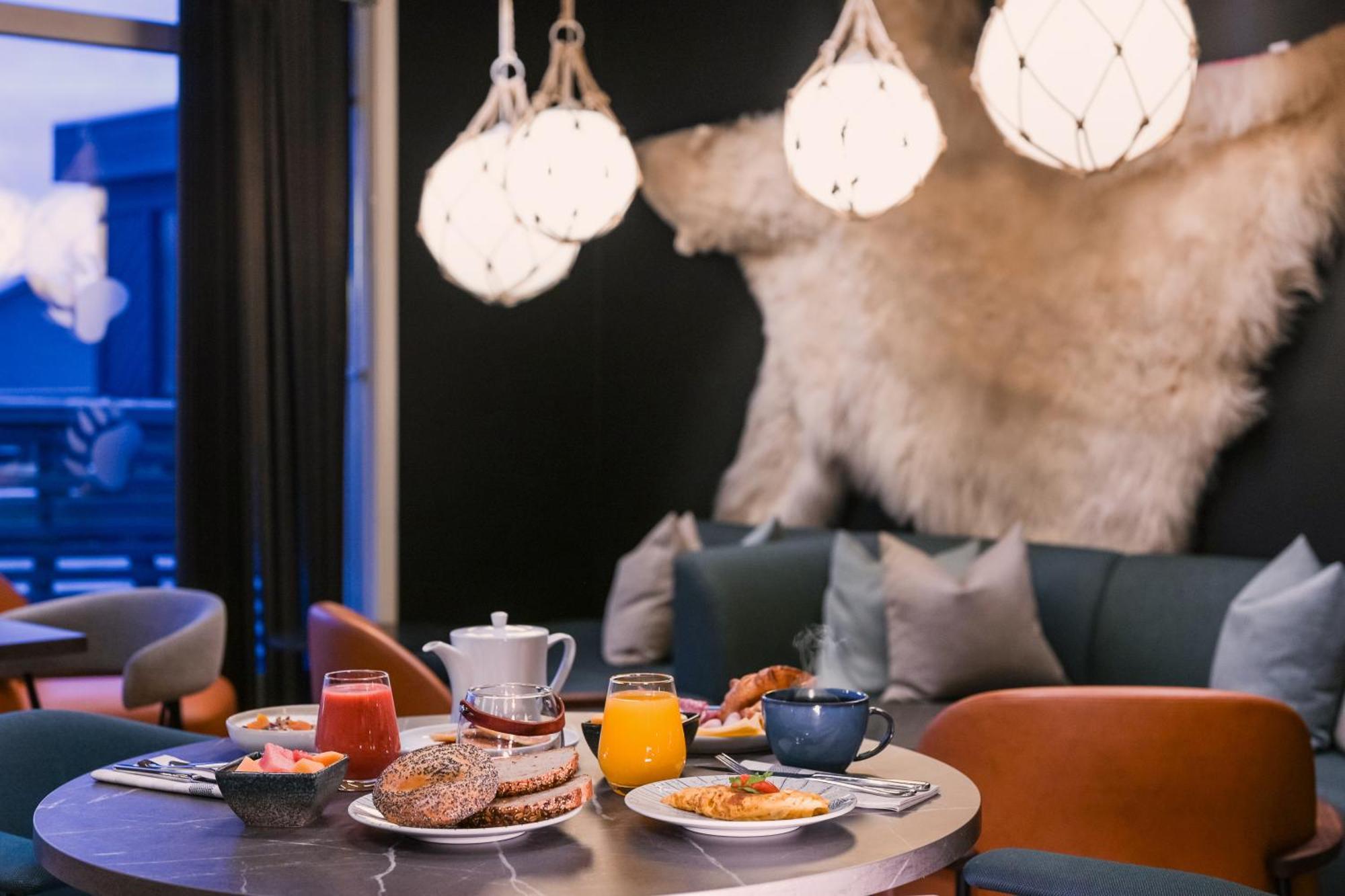 Svalbard Hotell | Polfareren Longyearbyen Exterior foto