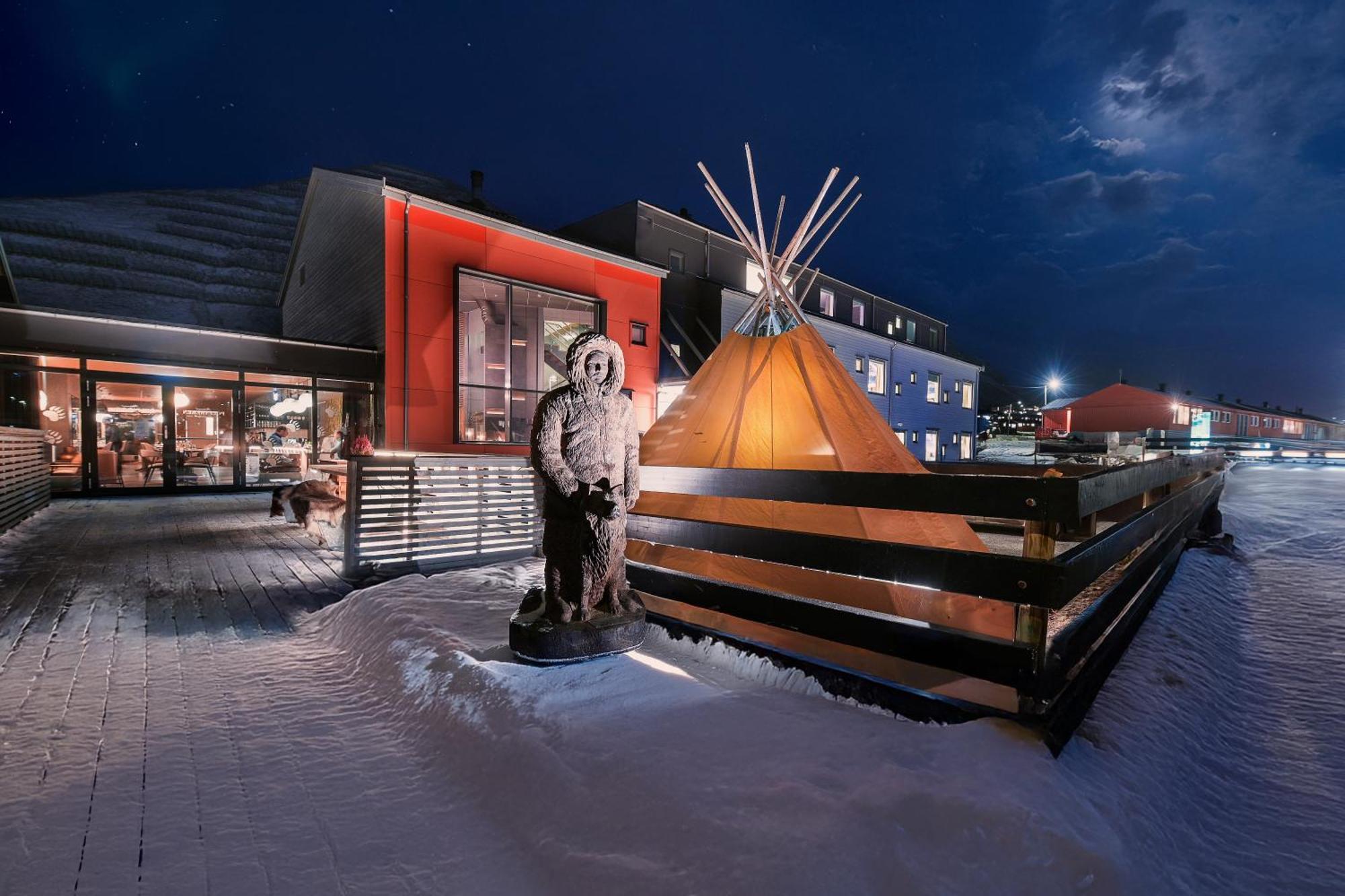 Svalbard Hotell | Polfareren Longyearbyen Exterior foto